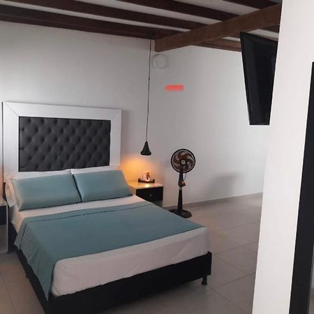 Vip Apartasuites Rosales Medellin Exterior photo