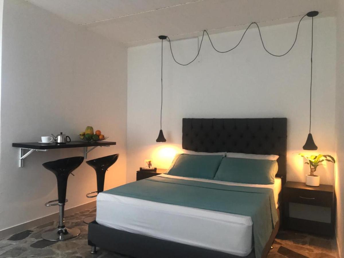 Vip Apartasuites Rosales Medellin Exterior photo