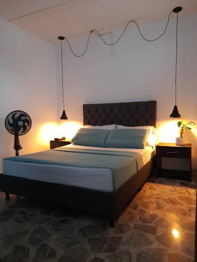 Vip Apartasuites Rosales Medellin Exterior photo
