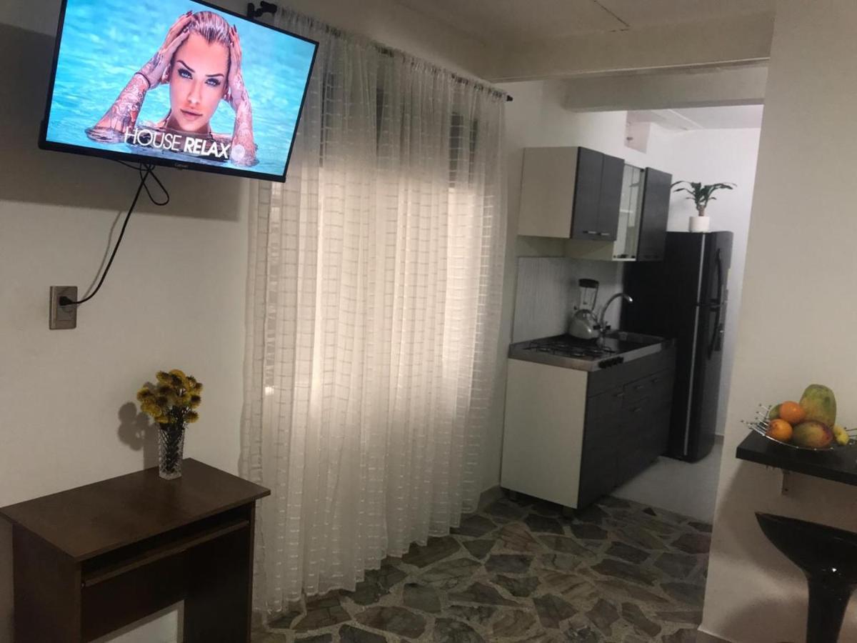 Vip Apartasuites Rosales Medellin Exterior photo