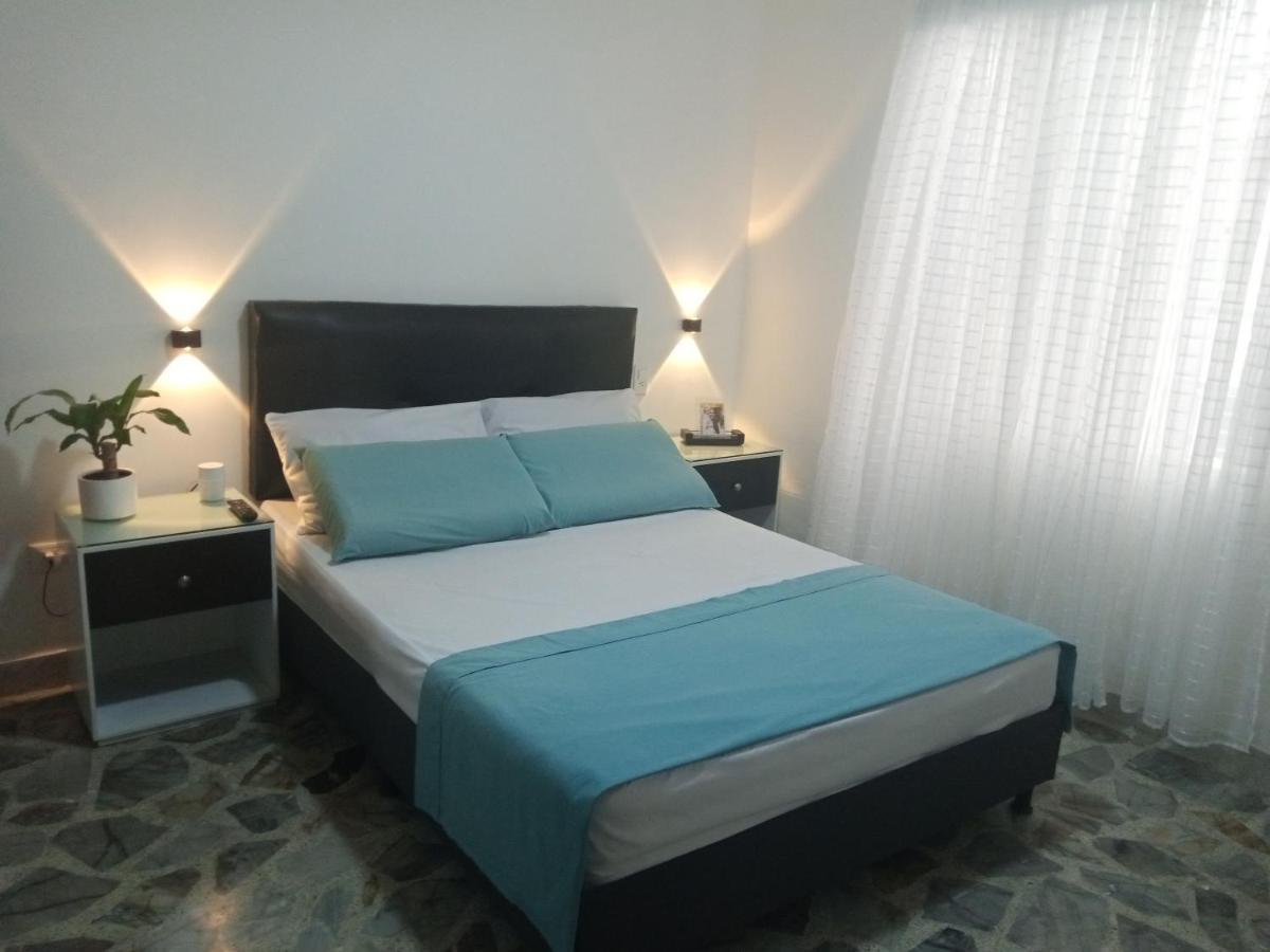 Vip Apartasuites Rosales Medellin Exterior photo