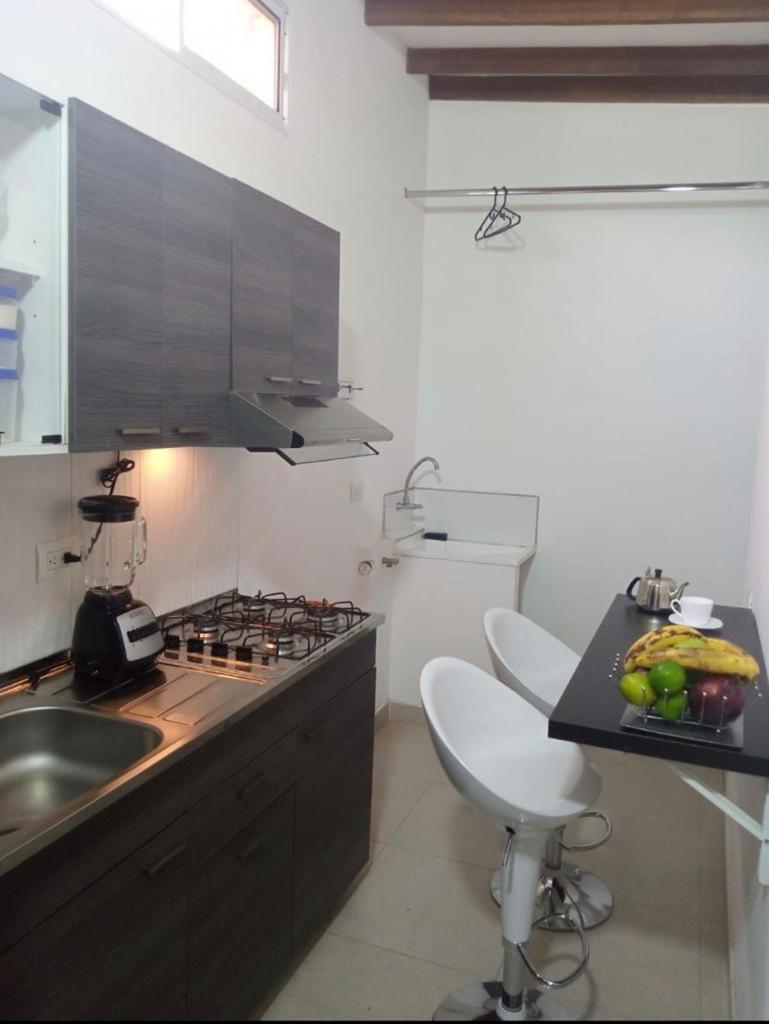 Vip Apartasuites Rosales Medellin Exterior photo