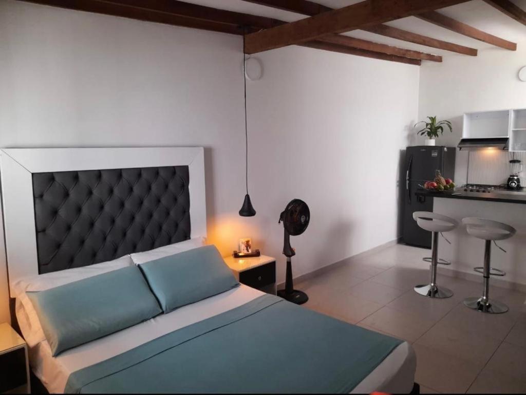 Vip Apartasuites Rosales Medellin Exterior photo