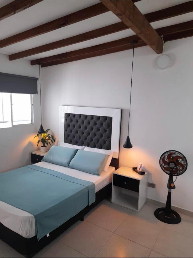 Vip Apartasuites Rosales Medellin Exterior photo
