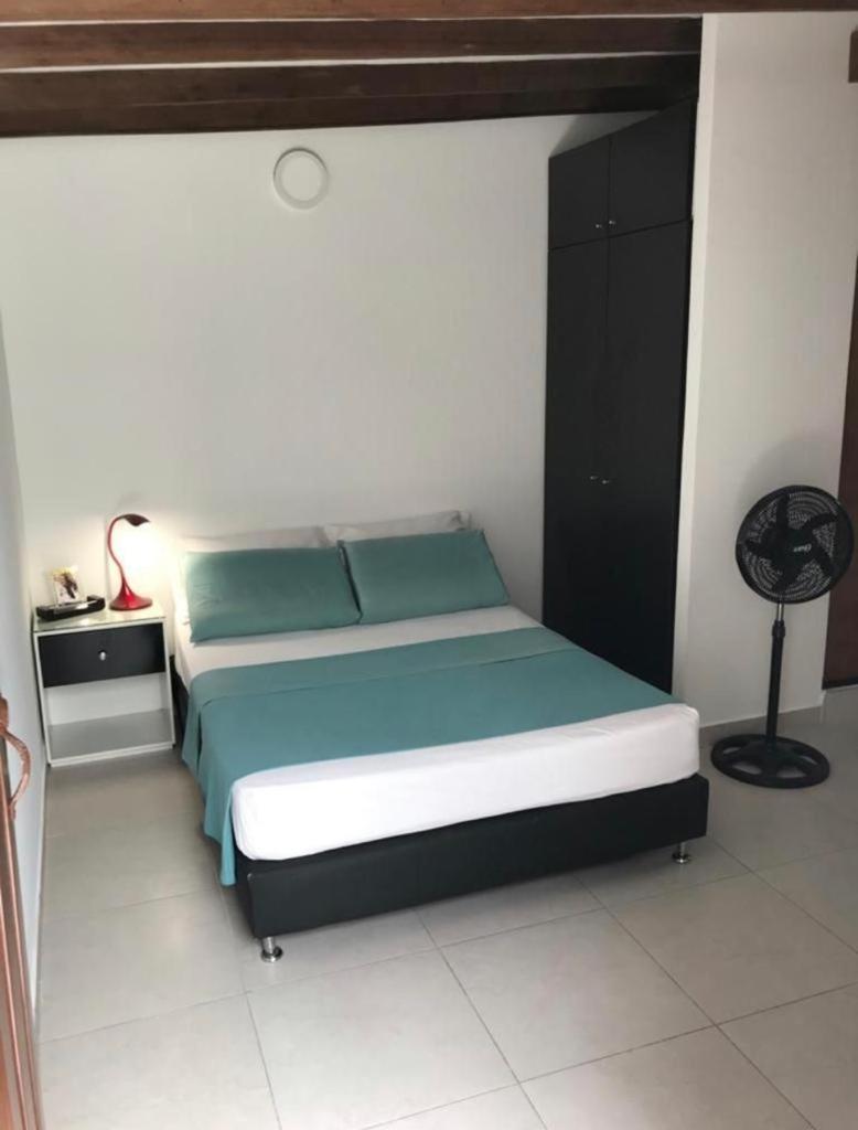 Vip Apartasuites Rosales Medellin Exterior photo