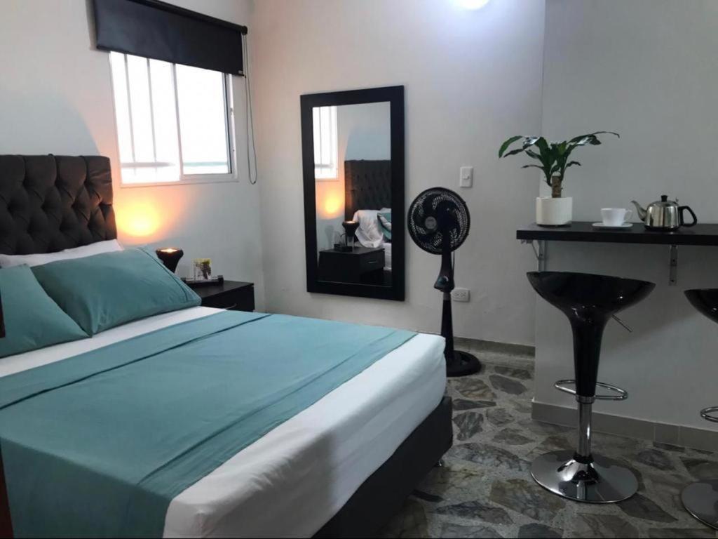 Vip Apartasuites Rosales Medellin Exterior photo