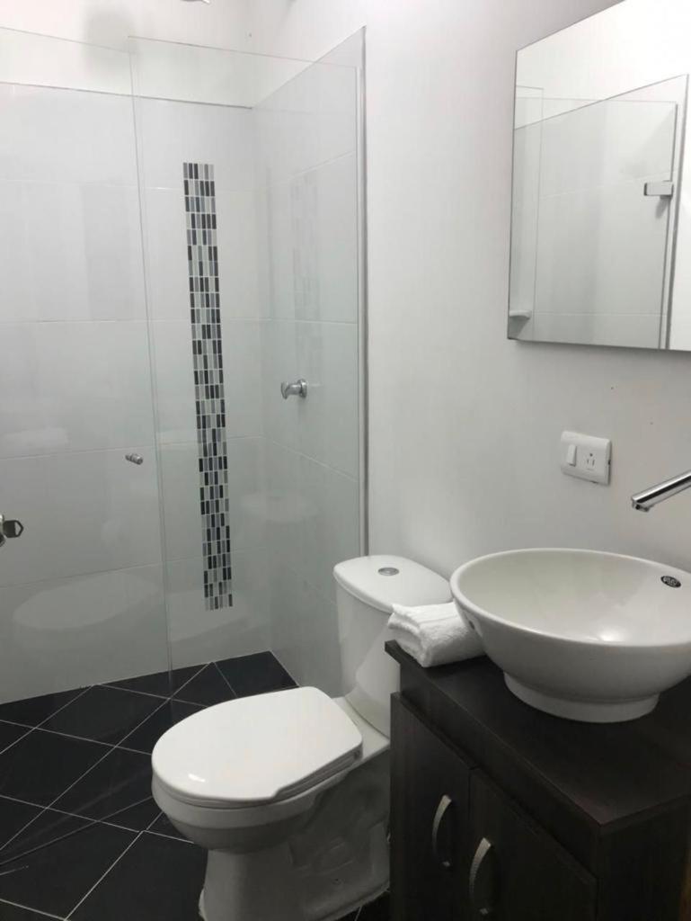 Vip Apartasuites Rosales Medellin Exterior photo