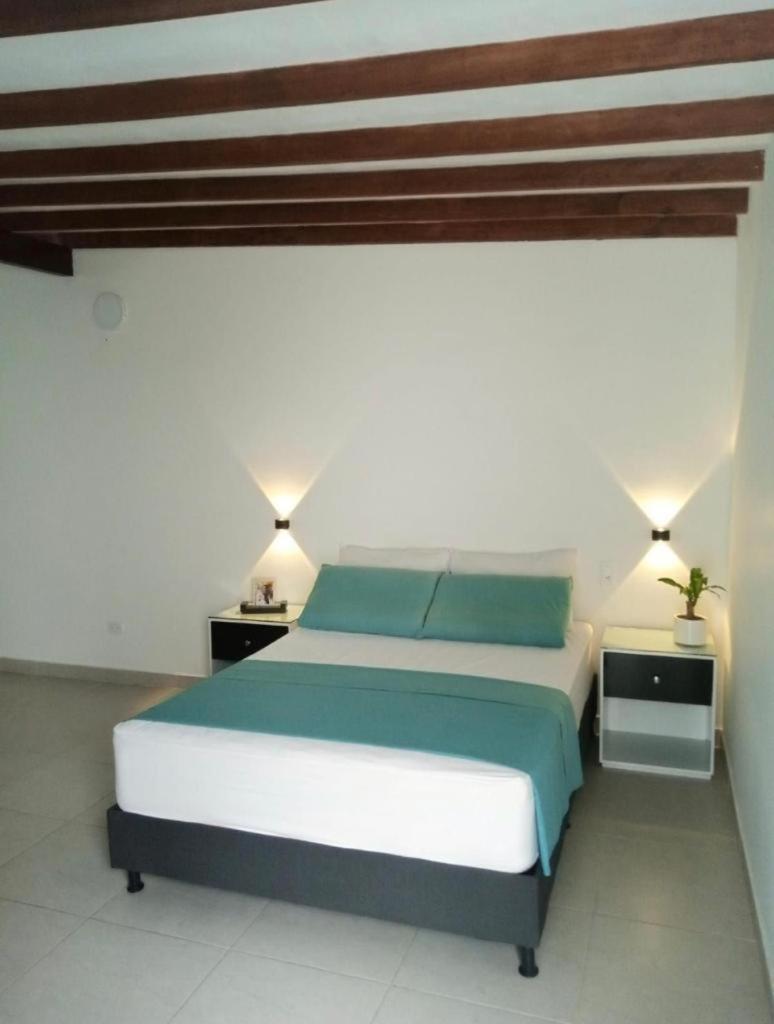 Vip Apartasuites Rosales Medellin Exterior photo